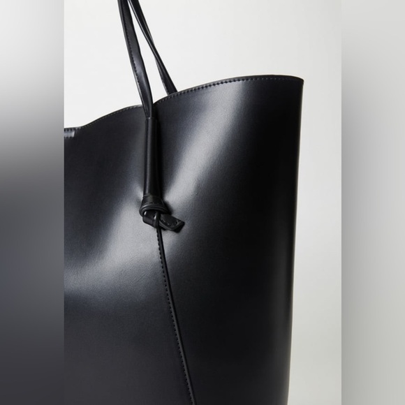 JustFab Minimal Knot Tote in Black NWT - Picture 4 of 11